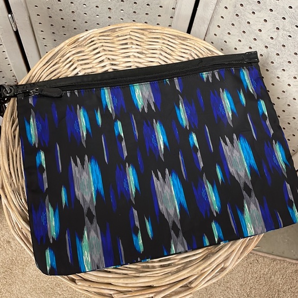 Kirna Zabete x Target travel bag set - Picture 2 of 10